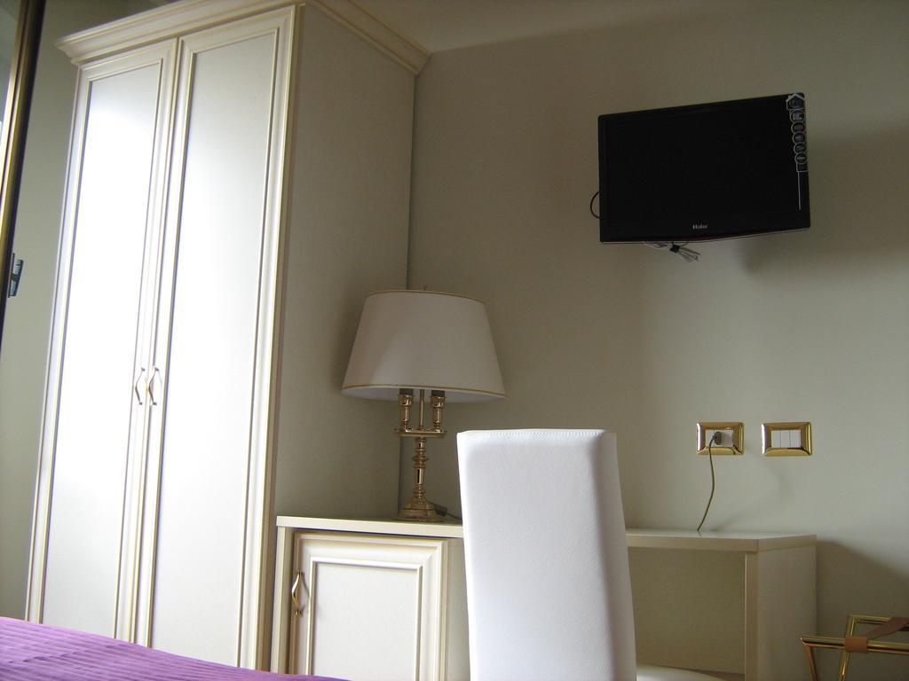 Appia Nuova Holiday B&B Рим Номер фото