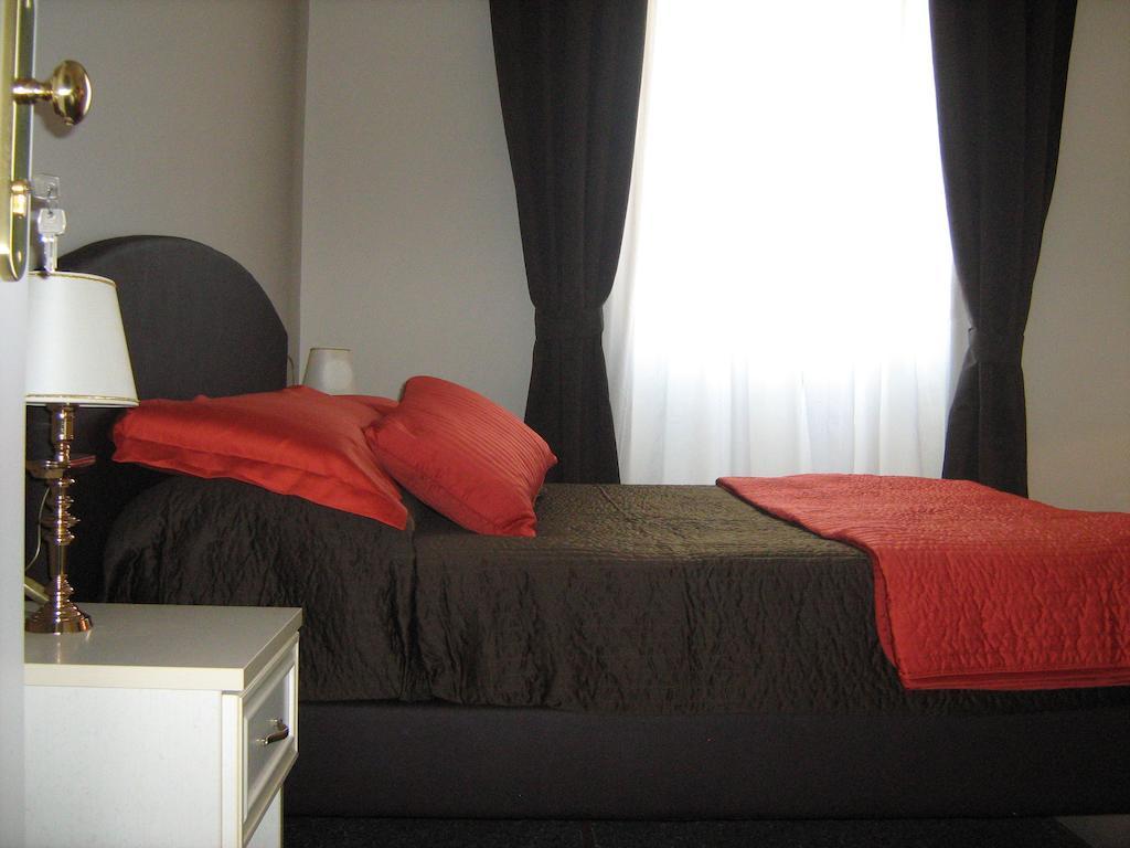 Appia Nuova Holiday B&B Рим Номер фото